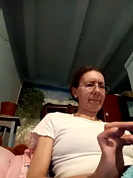 Snapshot of Tania9876 chatting on 04.17.26 Tania9876 online show from 04.17.26