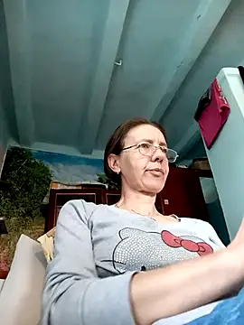Snapshot of Tania9876 chatting on 04.22.26 Tania9876 online show from 04.22.26