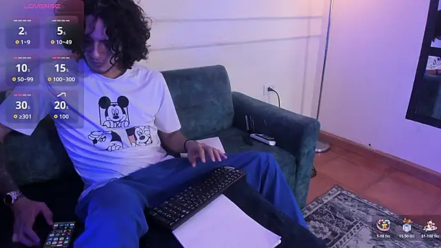 Snapshot of Skinny_Mac chatting on 06.11.26 Skinny Mac online show from 06.11.26