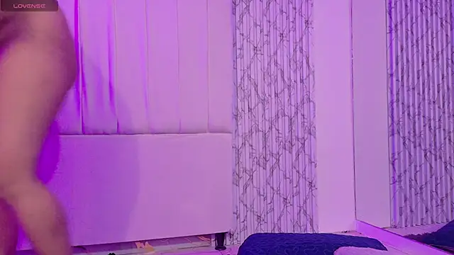 LorenaDuval online show from 06.11.26