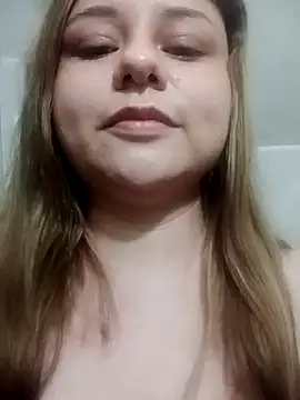 Snapshot of jennyyhottt chatting on 07.17.26 jennyyhottt online show from 07.17.26