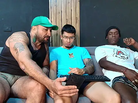 Snapshot of angelstream chatting on 06.05.26 angelstream online show from 06.05.26