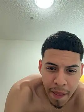 Snapshot of LatinHotxx2 chatting on 07.26.26 LatinHotxx2 online show from 07.26.26