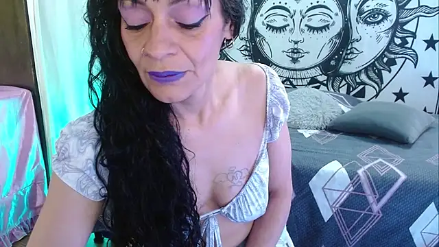 Snapshot of _Alexandra_Jones chatting on 07.20.26 Alexandra Jones online show from 07.20.26