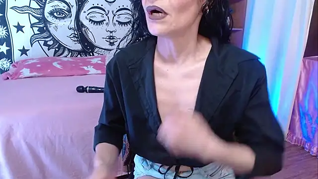 Snapshot of _Alexandra_Jones chatting on 07.25.26 Alexandra Jones online show from 07.25.26
