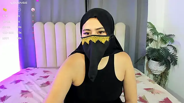 Snapshot of bahiya_aziz chatting on 05.18.26 bahiya aziz online show from 05.18.26