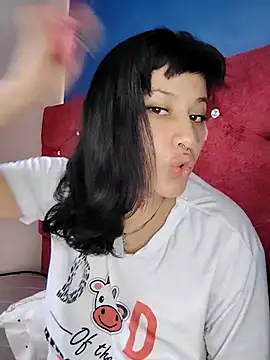 Snapshot of brunne_eva chatting on 05.03.26 brunne eva online show from 05.03.26