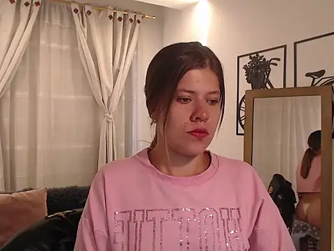 Moonna linnda online show from 03.12.26