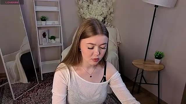 BlondeLina online show from 05.18.26