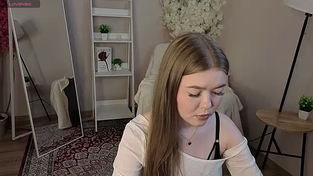 BlondeLina online show from 05.19.26