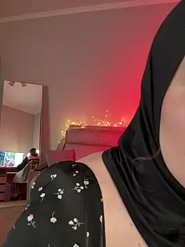 RedheadQueen  online show from 05.29.26