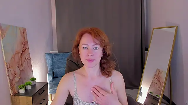 Snapshot of LeticiaRomano chatting on 06.13.26 LeticiaRomano online show from 06.13.26