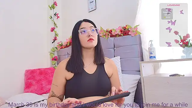 Snapshot of Isabella_Roses_ chatting on 03.26.26 Isabella Roses online show from 03.26.26