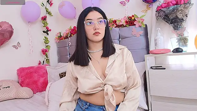 Snapshot of Isabella_Roses_ chatting on 04.04.26 Isabella Roses online show from 04.04.26