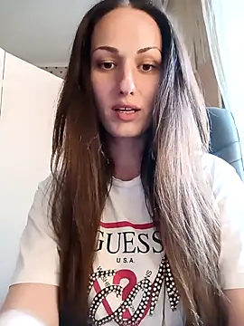 LunaCrystall online show from 04.15.26