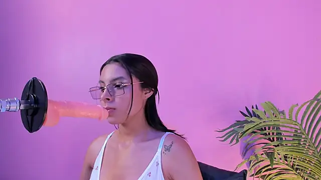 Lia owenss online show from 04.12.26