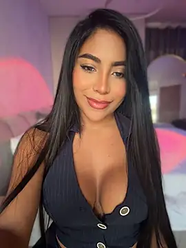SaraValentina11 online show from 05.26.26