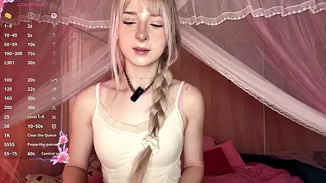 Snapshot of OnlyEva1 chatting on 03.30.26 OnlyEva1 online show from 03.30.26