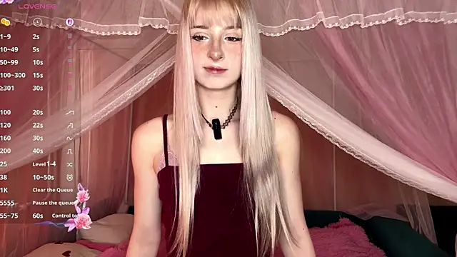 Snapshot of OnlyEva1 chatting on 04.03.26 OnlyEva1 online show from 04.03.26