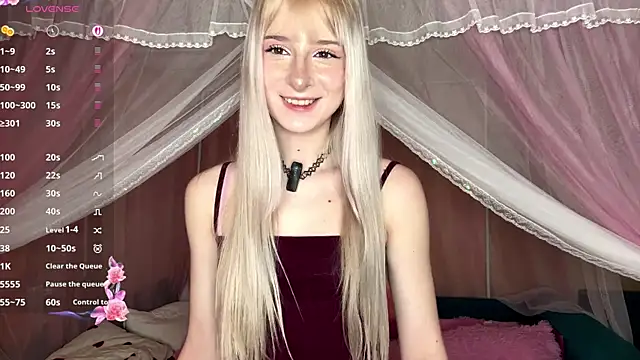 Snapshot of OnlyEva1 chatting on 04.06.26 OnlyEva1 online show from 04.06.26