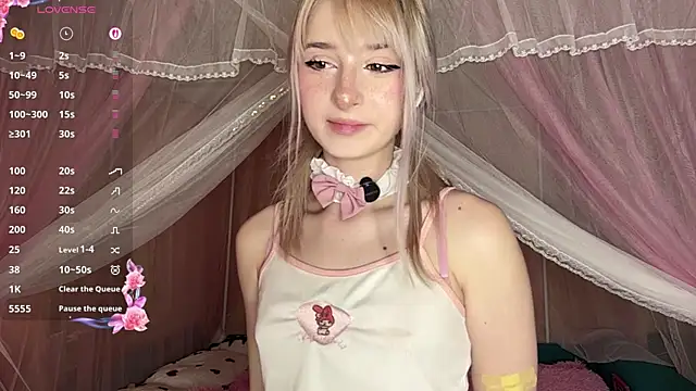Snapshot of OnlyEva1 chatting on 04.22.26 OnlyEva1 online show from 04.22.26