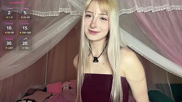 Snapshot of OnlyEva1 chatting on 05.01.26 OnlyEva1 online show from 05.01.26