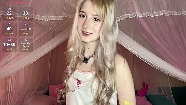 Snapshot of OnlyEva1 chatting on 05.05.26 OnlyEva1 online show from 05.05.26