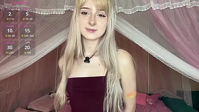 Snapshot of OnlyEva1 chatting on 05.08.26 OnlyEva1 online show from 05.08.26