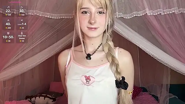 Snapshot of OnlyEva1 chatting on 05.15.26 OnlyEva1 online show from 05.15.26