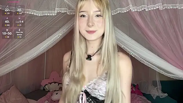 Snapshot of OnlyEva1 chatting on 05.29.26 OnlyEva1 online show from 05.29.26