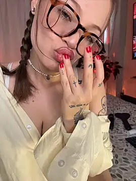 Snapshot of Tallulah_Kinky chatting on 06.16.26 Tallulah Kinky online show from 06.16.26