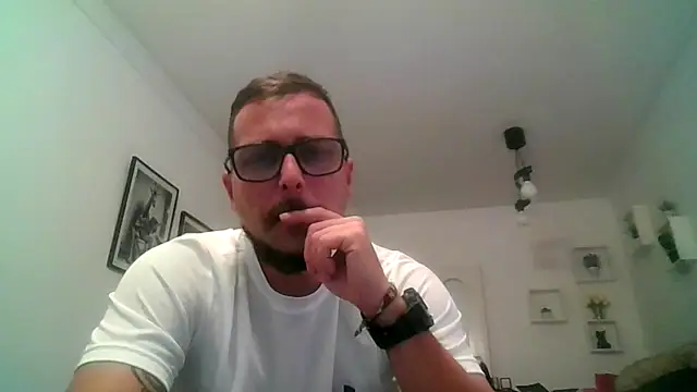 Snapshot of yanick931 chatting on 03.10.26 yanick931 online show from 03.10.26