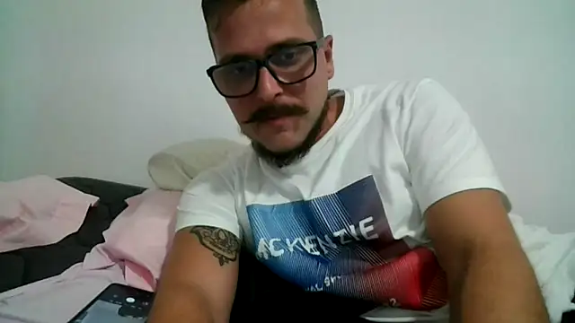 Snapshot of yanick931 chatting on 04.08.26 yanick931 online show from 04.08.26