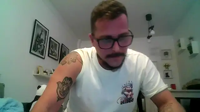 Snapshot of yanick931 chatting on 04.09.26 yanick931 online show from 04.09.26