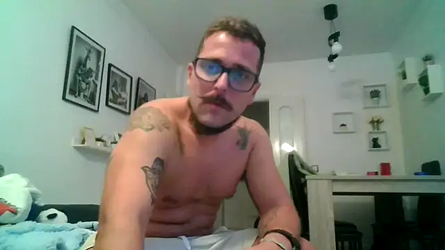 Snapshot of yanick931 chatting on 04.10.26 yanick931 online show from 04.10.26