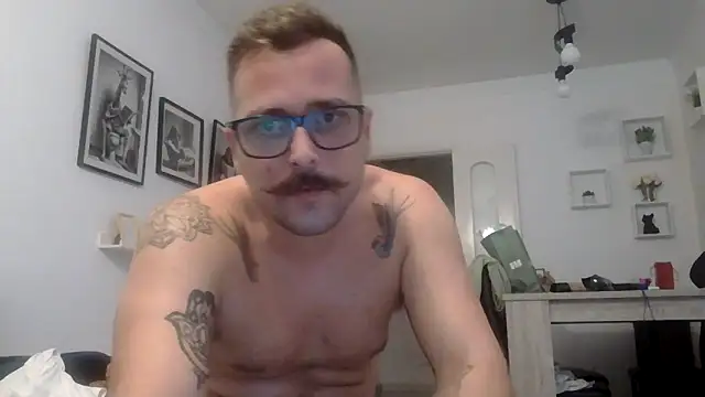 Snapshot of yanick931 chatting on 04.17.26 yanick931 online show from 04.17.26