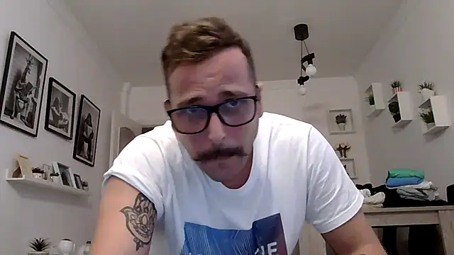 Snapshot of yanick931 chatting on 04.25.26 yanick931 online show from 04.25.26
