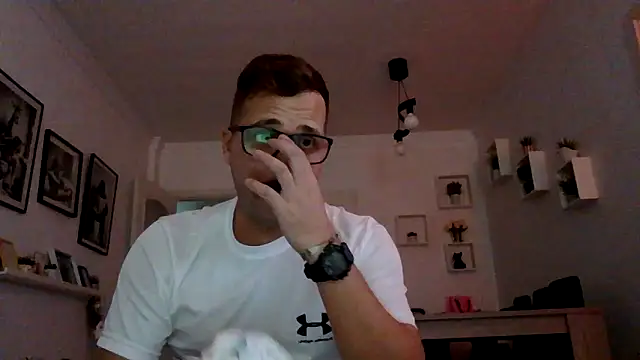 Snapshot of yanick931 chatting on 05.09.26 yanick931 online show from 05.09.26