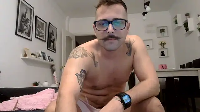 Snapshot of yanick931 chatting on 05.11.26 yanick931 online show from 05.11.26