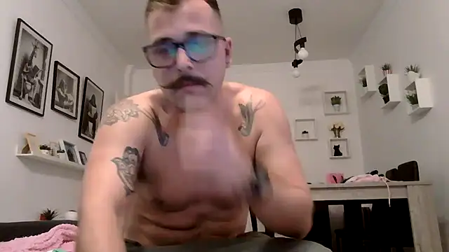 Snapshot of yanick931 chatting on 05.14.26 yanick931 online show from 05.14.26