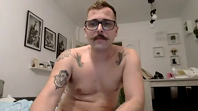 Snapshot of yanick931 chatting on 05.15.26 yanick931 online show from 05.15.26