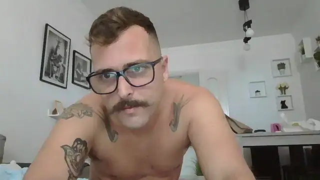 Snapshot of yanick931 chatting on 05.16.26 yanick931 online show from 05.16.26