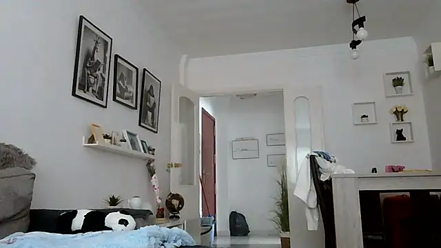 Snapshot of yanick931 chatting on 05.21.26 yanick931 online show from 05.21.26