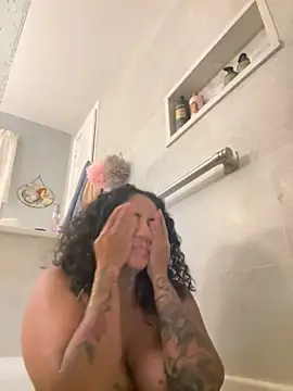 Snapshot of LatinaLoka chatting on 03.11.26 LatinaLoka online show from 03.11.26