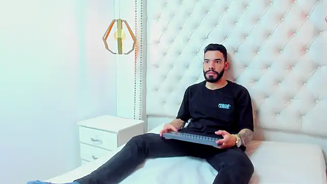 JEAN LEWIS2 online show from 04.18.26