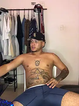 Snapshot of Crow_boss77 chatting on 04.14.26 Crow boss77 online show from 04.14.26