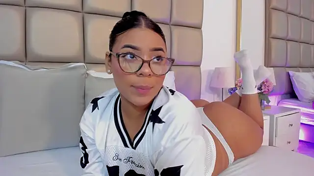 Snapshot of lilly_williamss chatting on 03.28.26 lilly williamss online show from 03.28.26