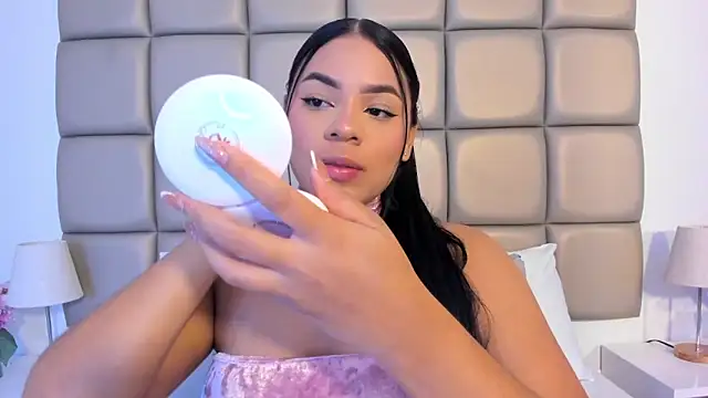 Snapshot of lilly_williamss chatting on 04.19.26 lilly williamss online show from 04.19.26
