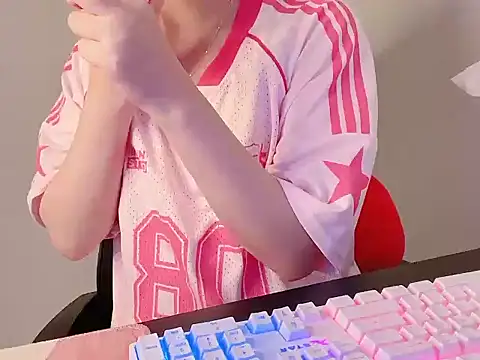 Snapshot of hunhun122 chatting on 07.18.26 hunhun122 online show from 07.18.26