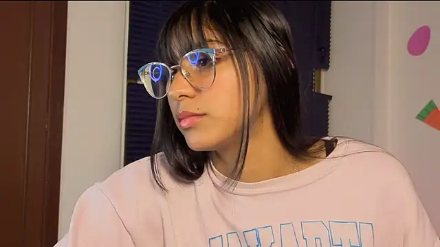 PaulaCutexs online show from 04.22.26